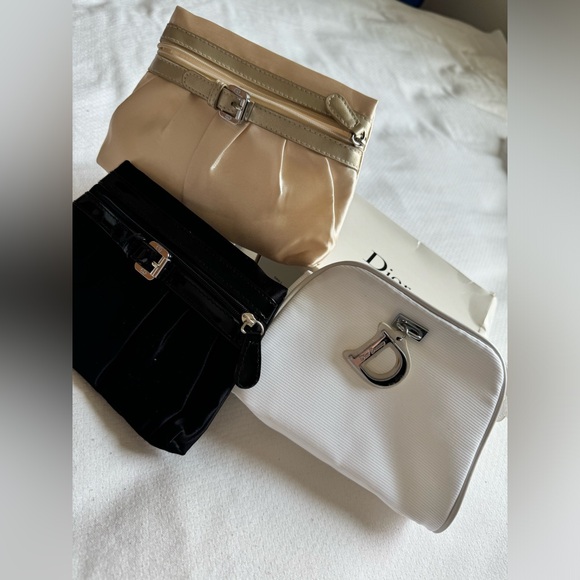 🙏Dior 3 Small Pouches (brandnew) - Picture 9 of 17